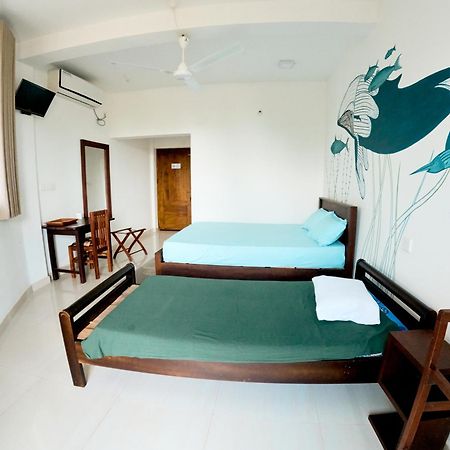Baden Beach Hotel Kalkudah  Eksteriør bilde