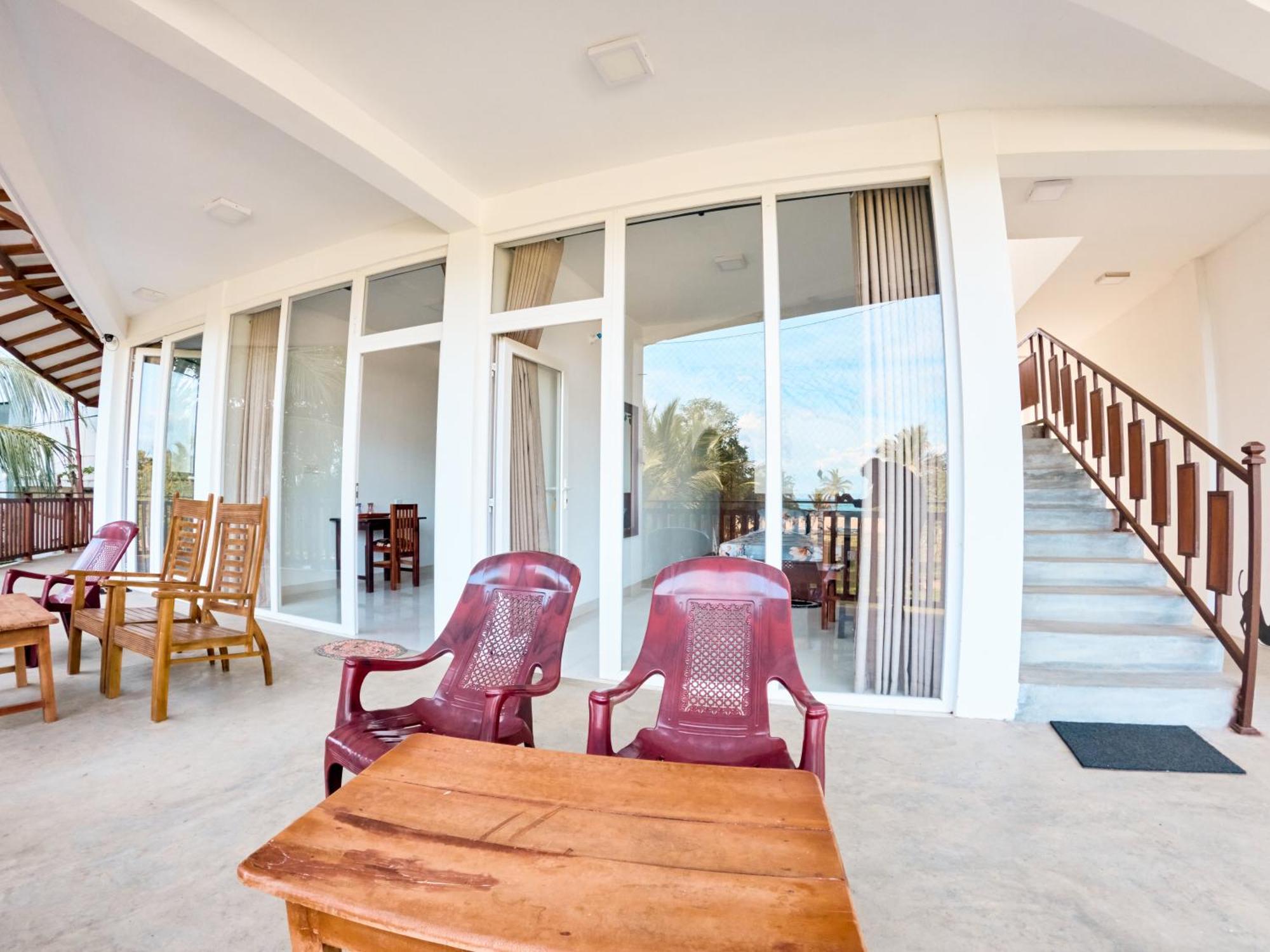 Baden Beach Hotel Kalkudah  Eksteriør bilde